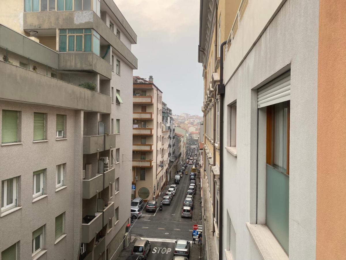 La Casa Di Giacomo Con Parcheggio トリエステ エクステリア 写真